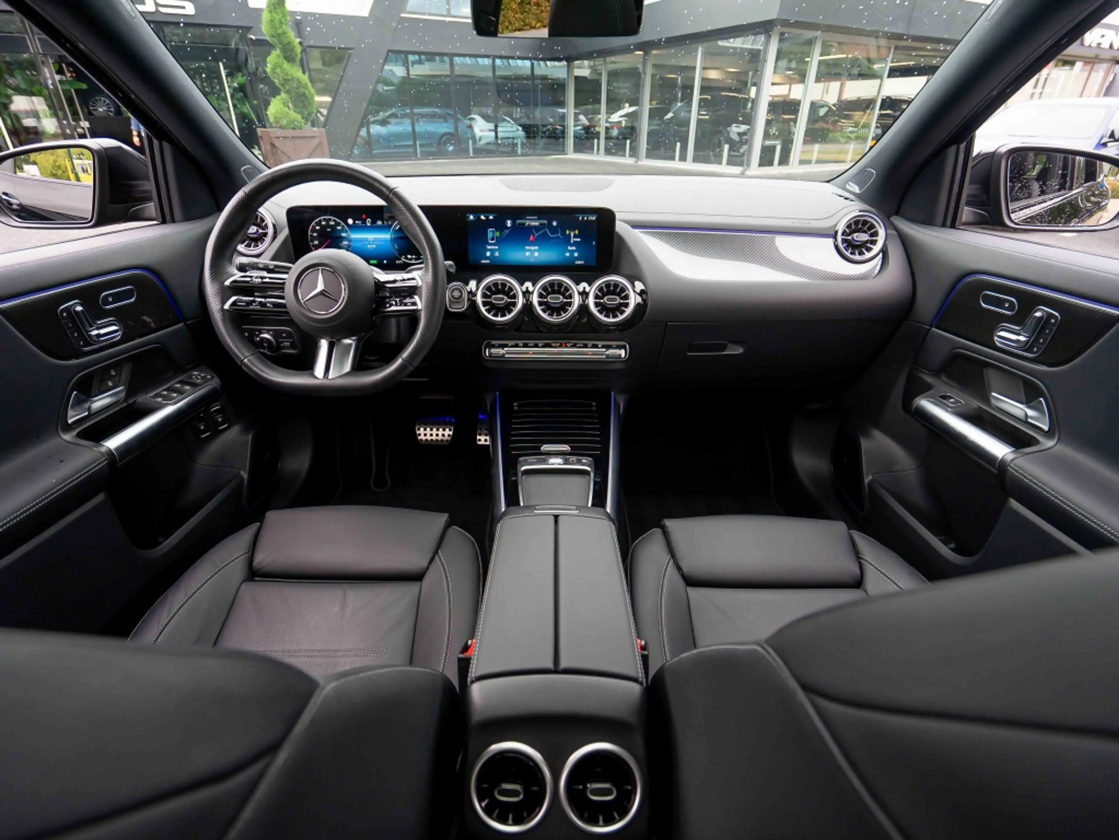 Mercedes-Benz GLA 250 GLA 250e AMG Line | Pano | Burmester | Trekhaak | — photo 6