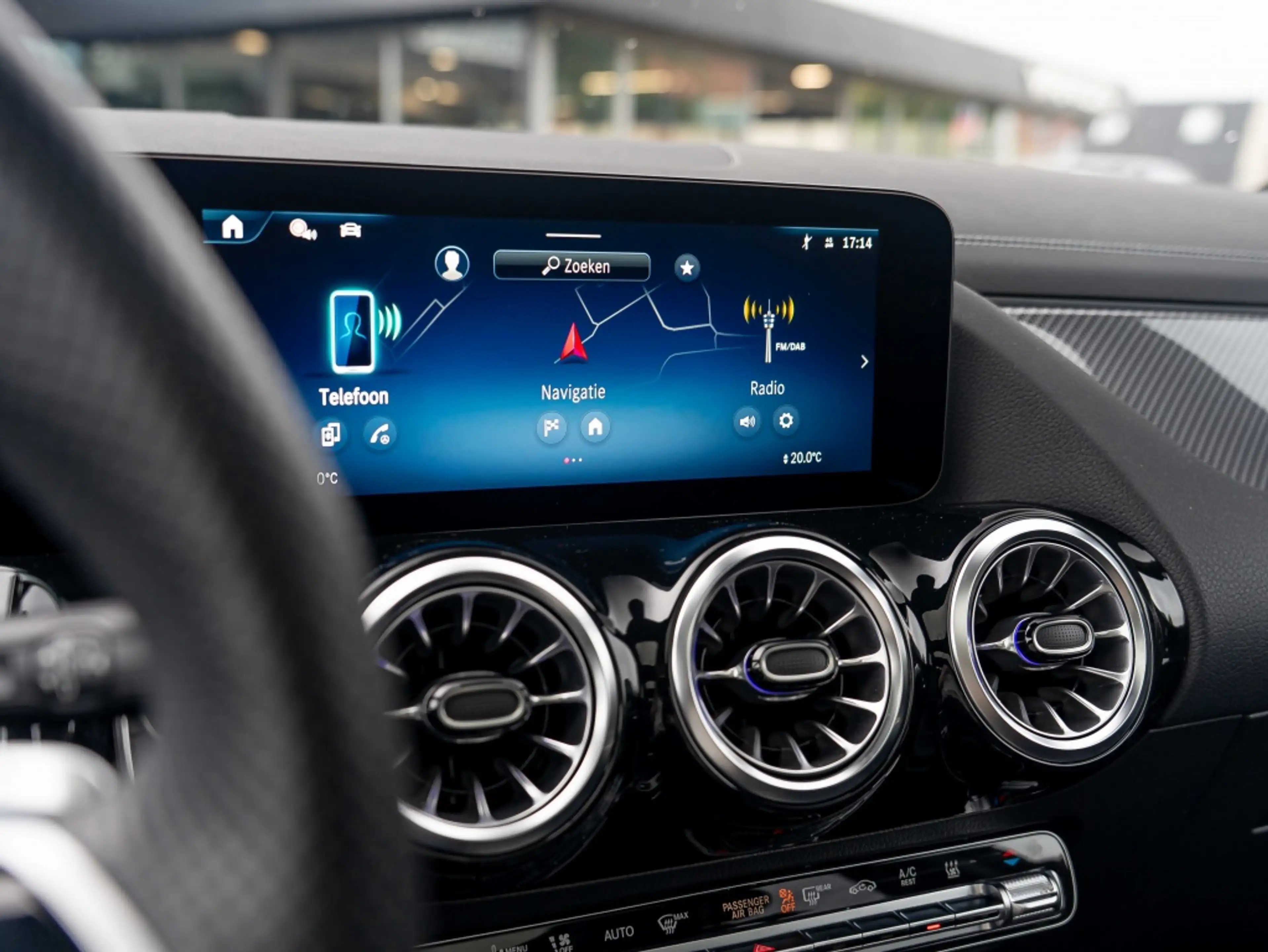 Mercedes-Benz GLA 250 GLA 250e AMG Line | Pano | Burmester | Trekhaak | — photo 7