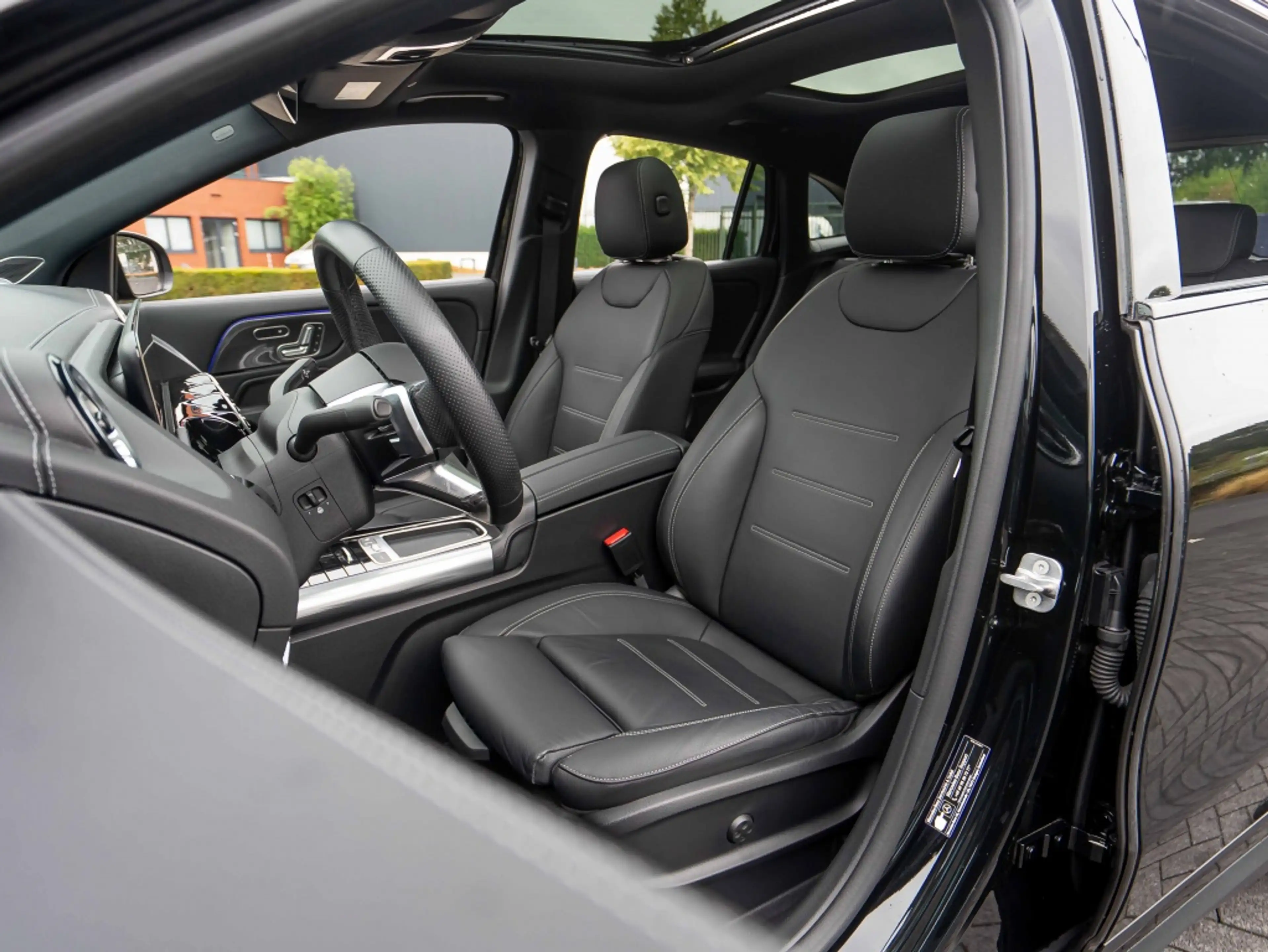 Mercedes-Benz GLA 250 GLA 250e AMG Line | Pano | Burmester | Trekhaak | — photo 10