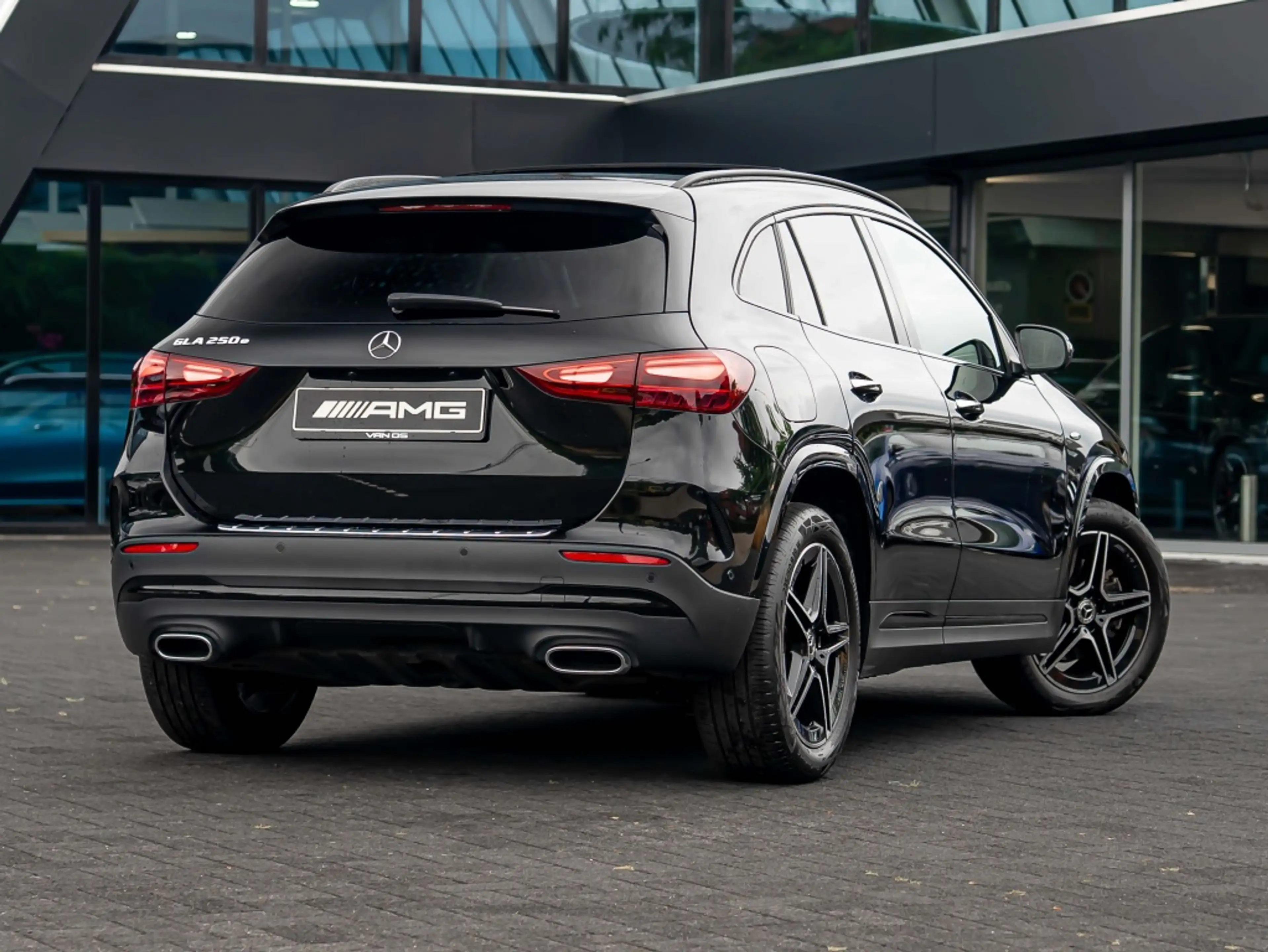 Mercedes-Benz GLA 250 GLA 250e AMG Line | Pano | Burmester | Trekhaak | — photo 2
