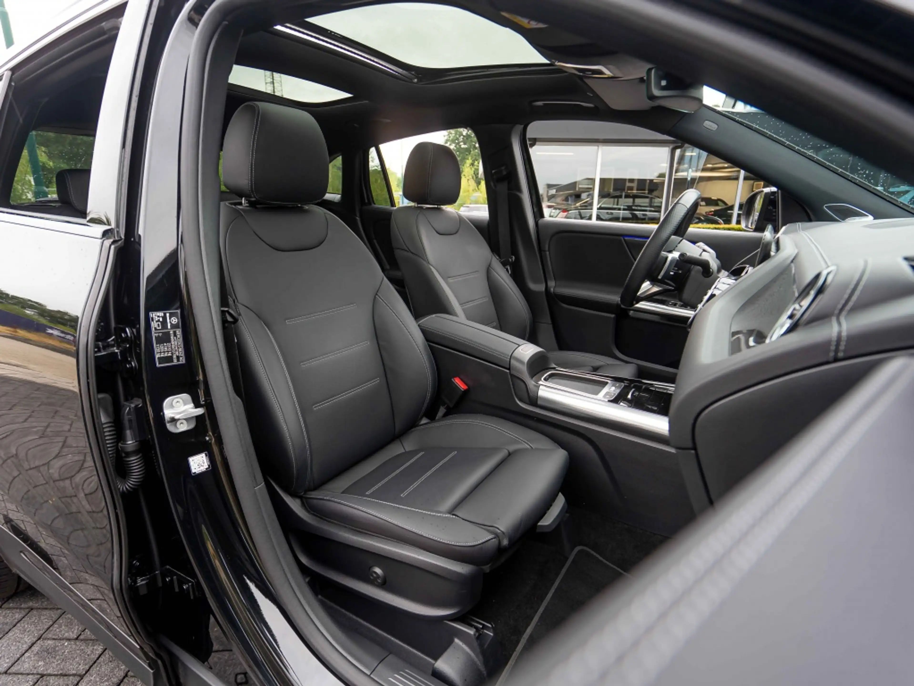 Mercedes-Benz GLA 250 GLA 250e AMG Line | Pano | Burmester | Trekhaak | — photo 9