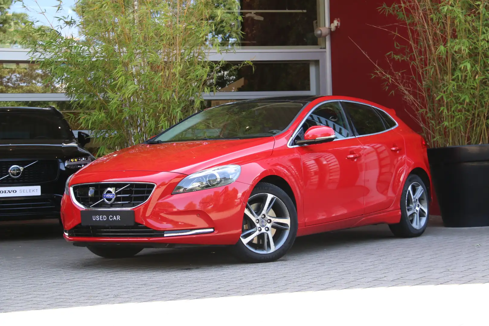 Volvo V40 2.0 T5 Summum | 1e Eig. | NL-auto | Broekhuis Volv Rood - 1