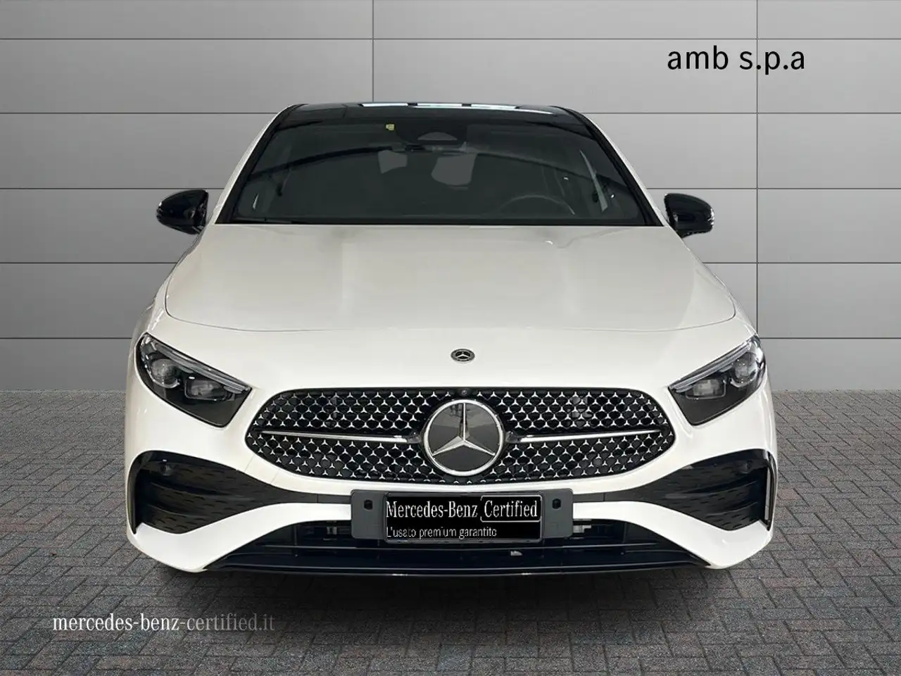 Mercedes-Benz A 180 A 180 d AMG Line Premium Plus 3