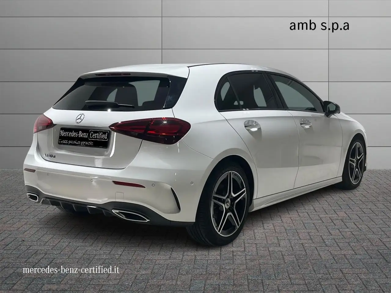 Mercedes-Benz A 180 A 180 d AMG Line Premium Plus 2