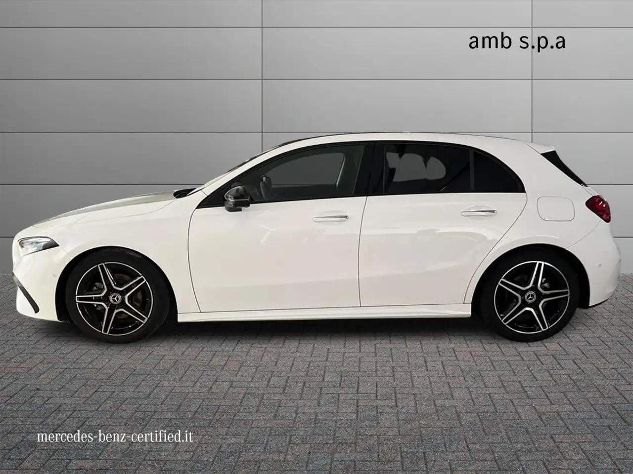Mercedes-Benz A 180 A 180 d AMG Line Premium Plus 6