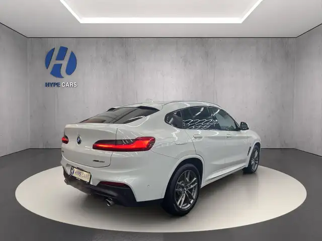 BMW X4 view 5