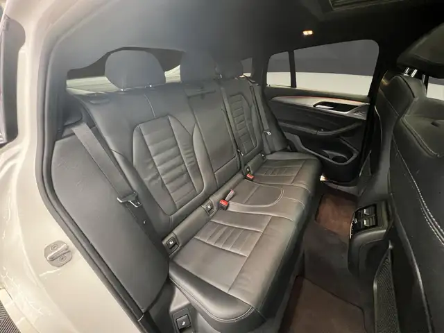BMW X4 view 14