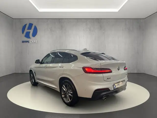 BMW X4 view 4