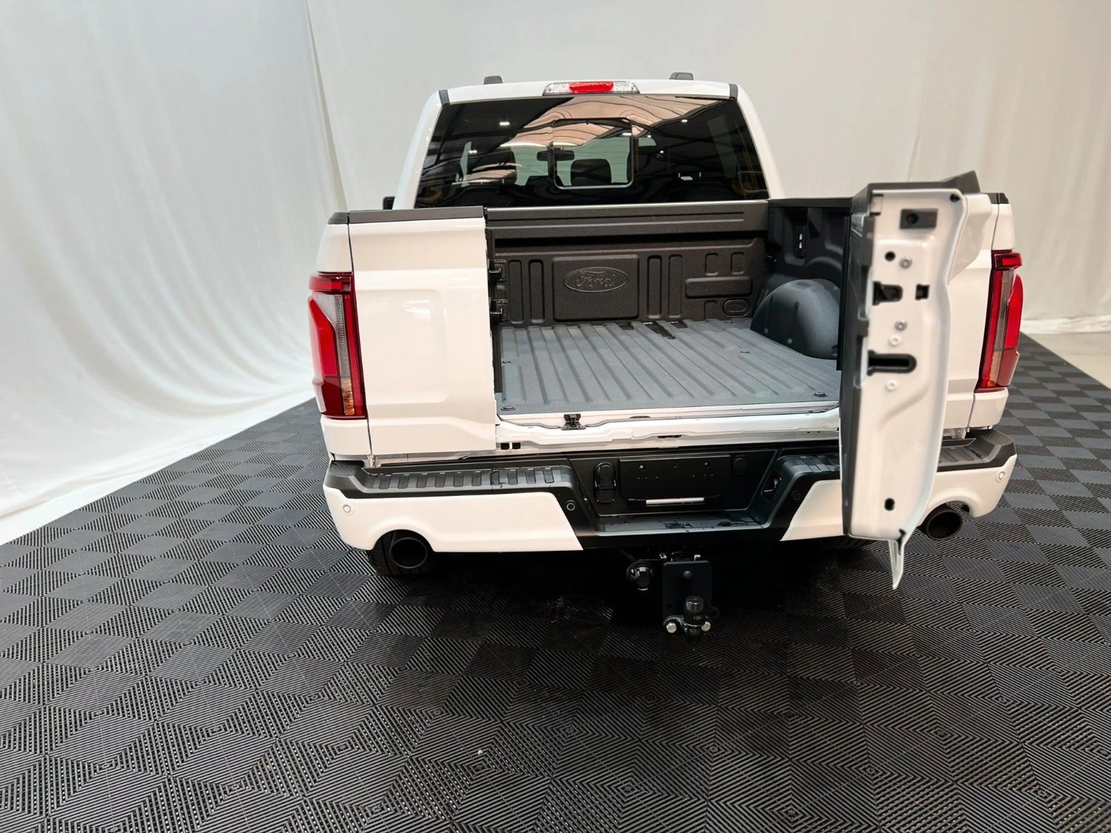 Ford F 150 F-150 Lariat 5.0L V8 5,5" Black Ed. MY25 — photo 9