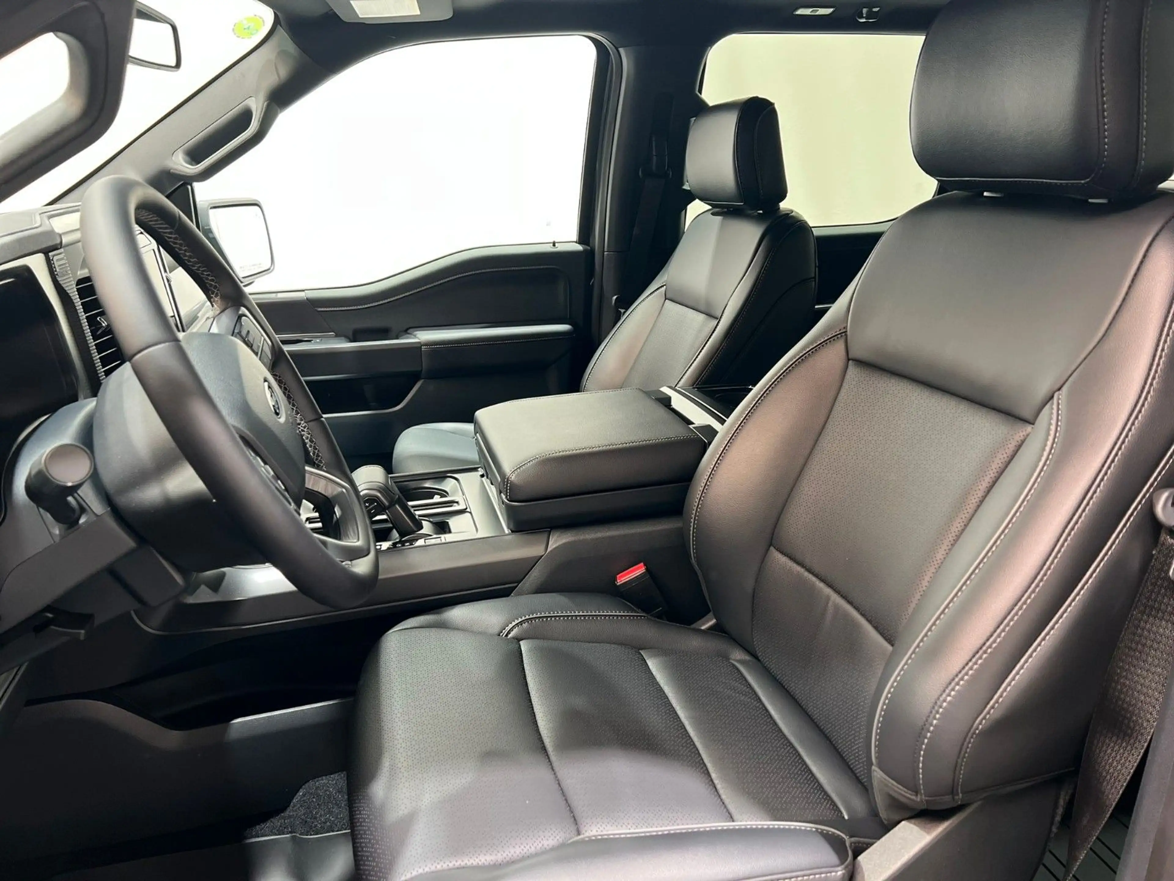 Ford F 150 F-150 Lariat 5.0L V8 5,5" Black Ed. MY25 — photo 13