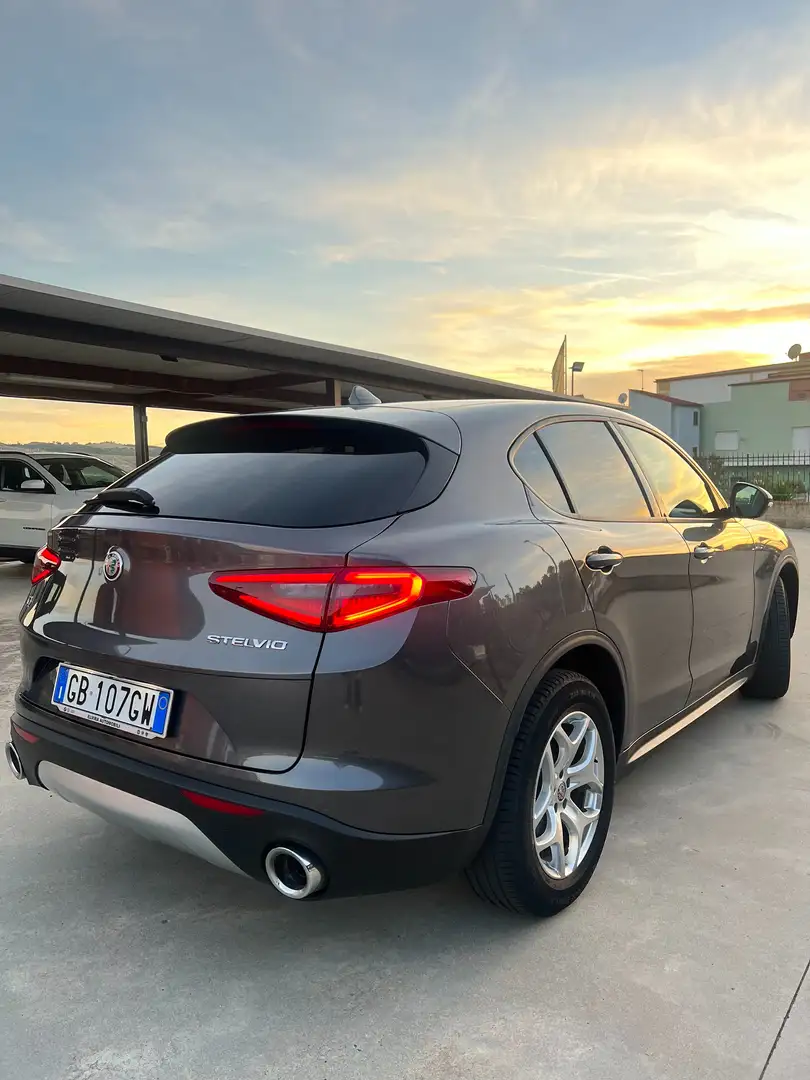 Alfa Romeo Stelvio Stelvio 2.2 t Super Q4 190cv 3 ANNI GARANZIA Gris - 2