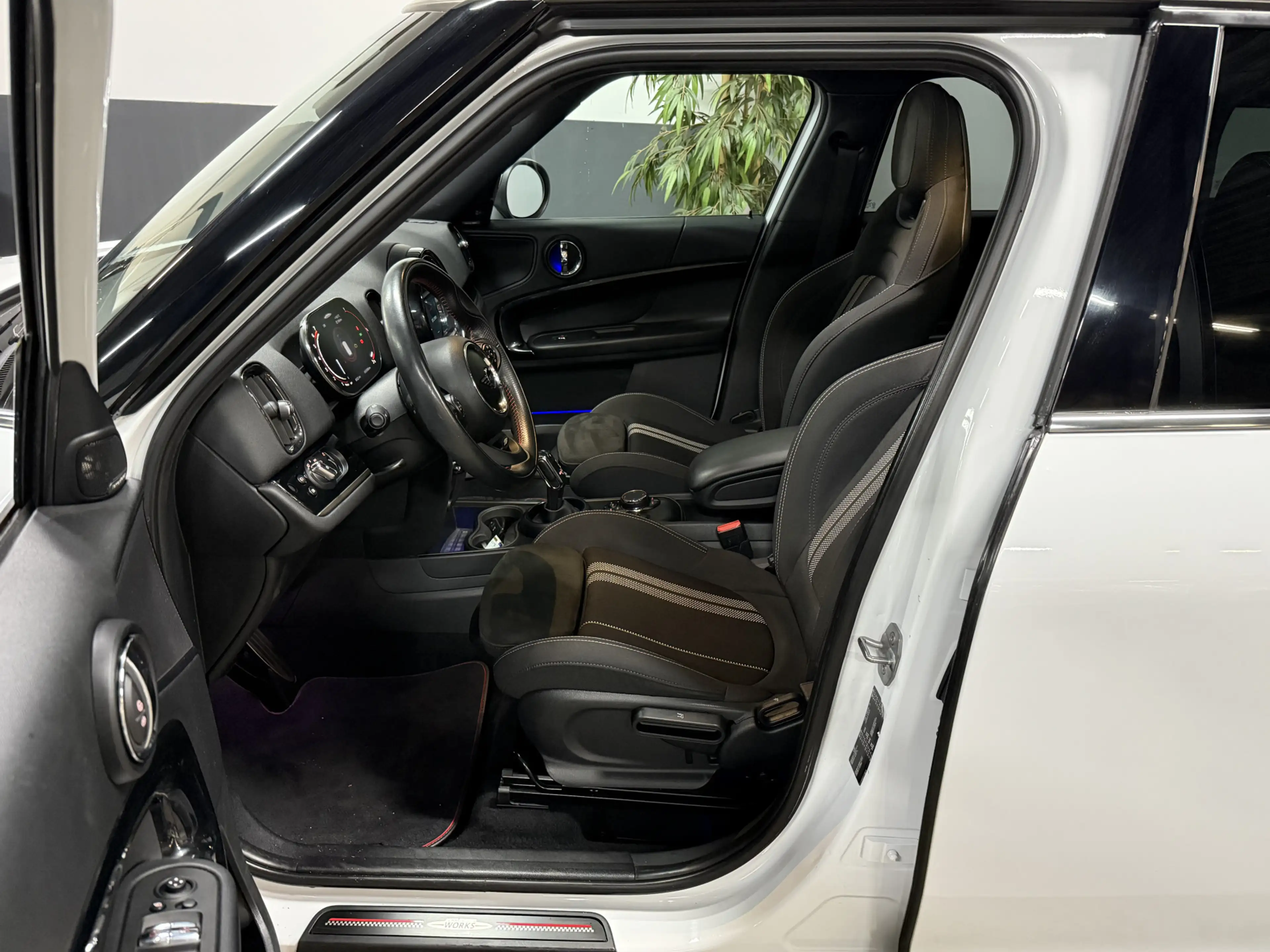 MINI John Cooper Works Countryman 1.5 Business Edition // JCW // panodak // Harman K — photo 9