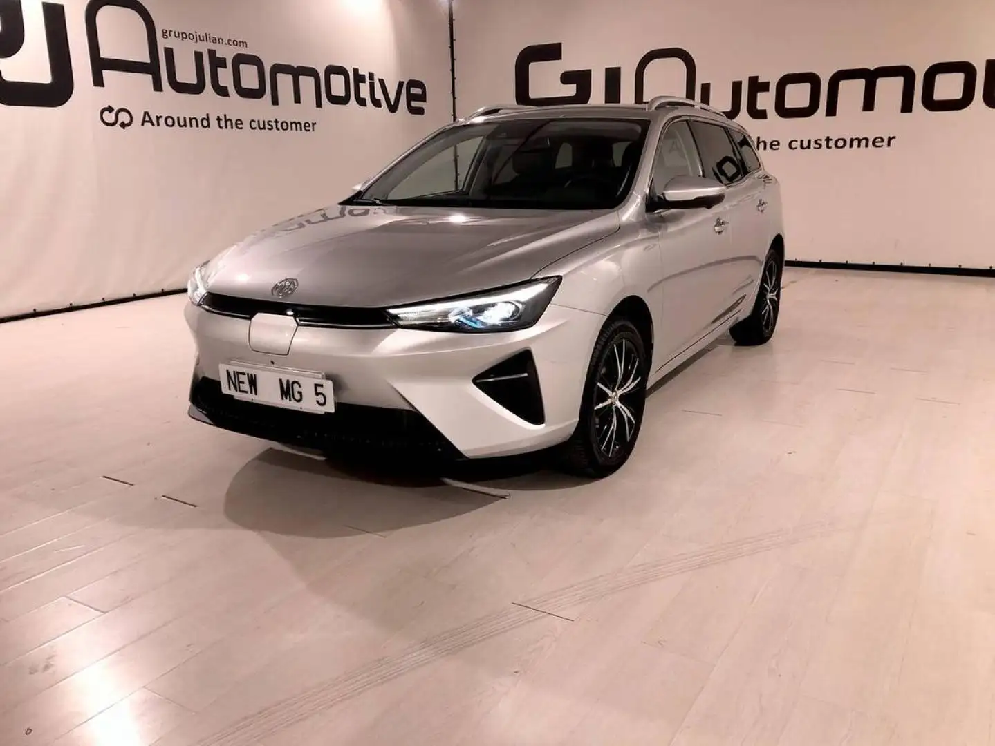 MG MG5 Long Range Luxury Plateado - 2