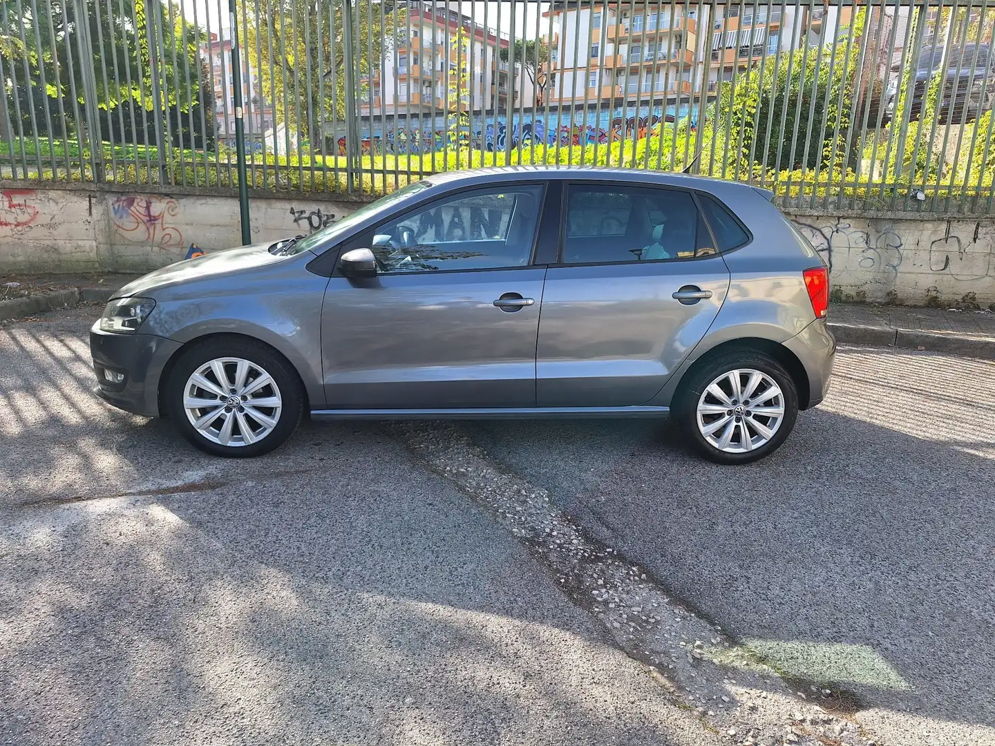 Volkswagen Polo 5p 1.6 tdi Comfortline 90cv Grigio - 1