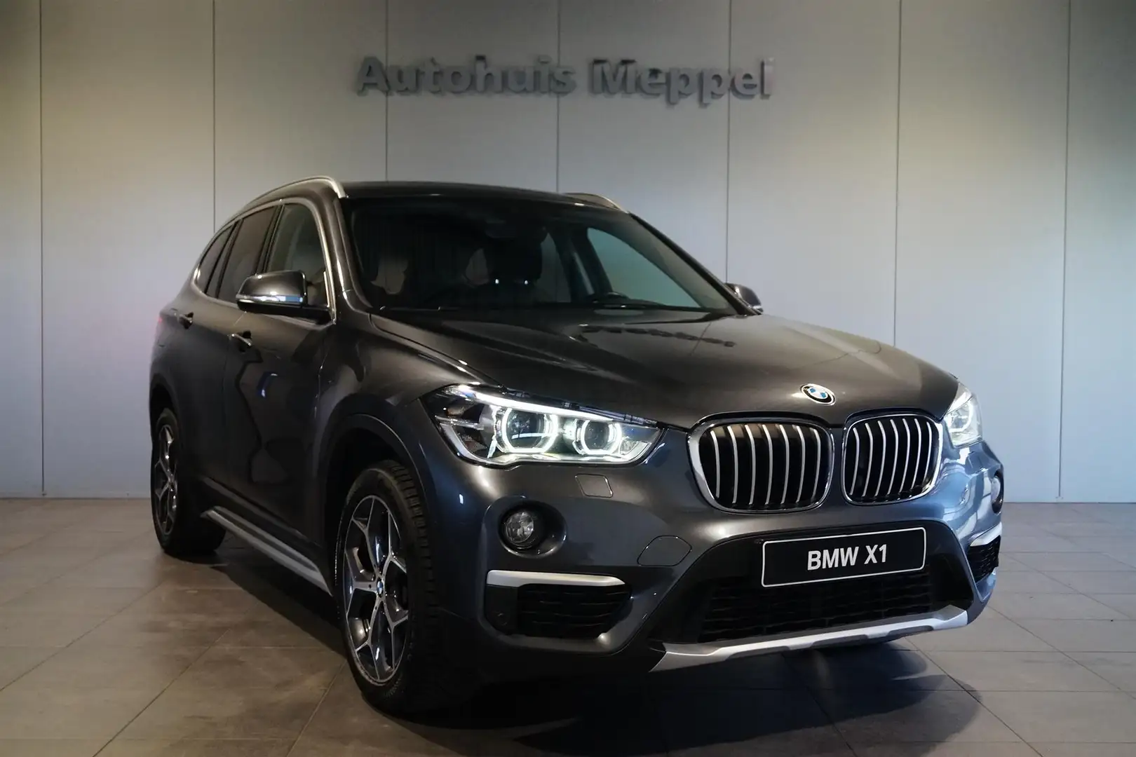 BMW X1 sDrive20i X Line | LED | PDC | Cruise Control | Na Gris - 1