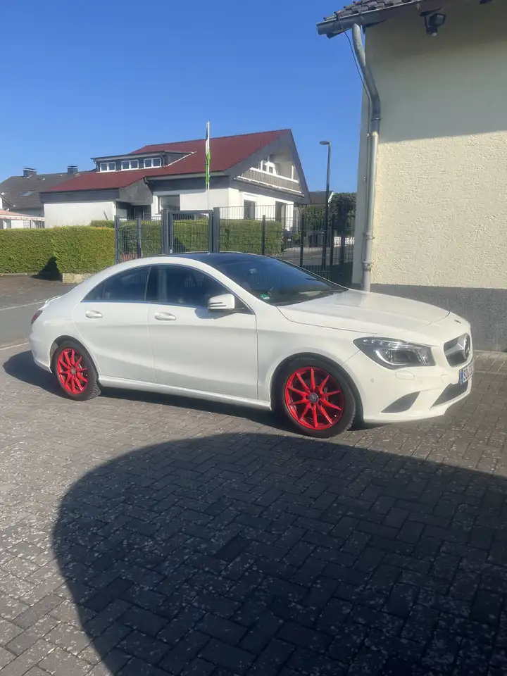 Mercedes-Benz CLA 200