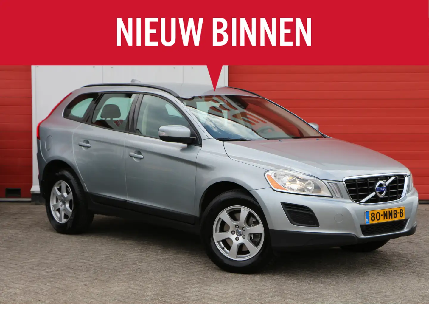 Volvo XC60 2.0T Kinetic Gris - 1