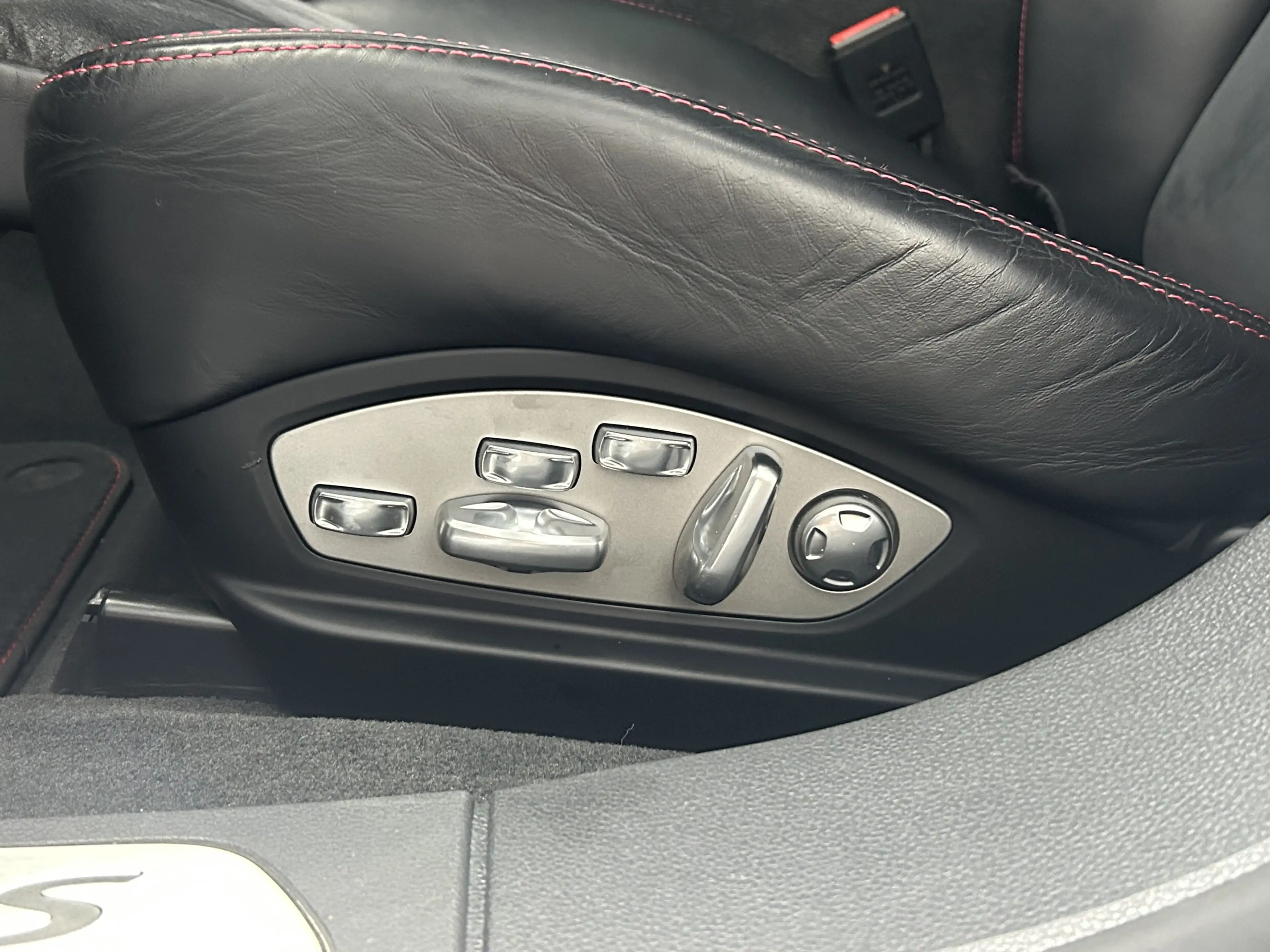 Porsche Panamera GTS S-Dach Alcantara LED Navi BOSE — photo 8