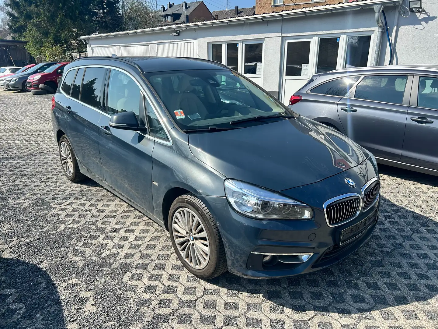 BMW 218 218 d Luxury Line - 7 Sitzer, 8 Reifen, Leder Blau - 1