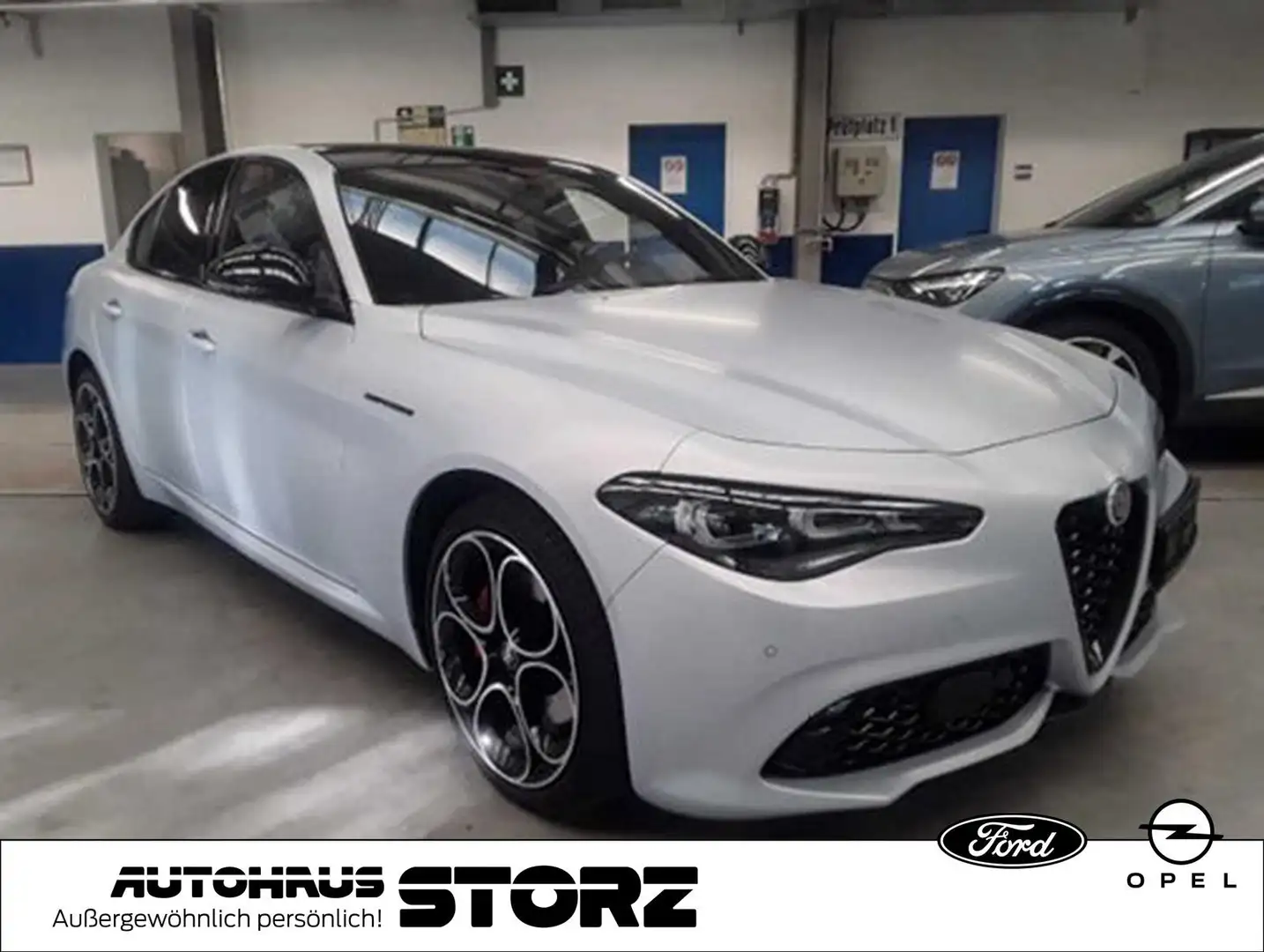 Alfa Romeo Giulia Competizione Q4 GRIGIO LUNARE MATT Weiß - 2