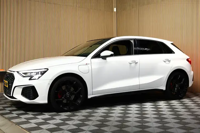 Audi A3 view 9