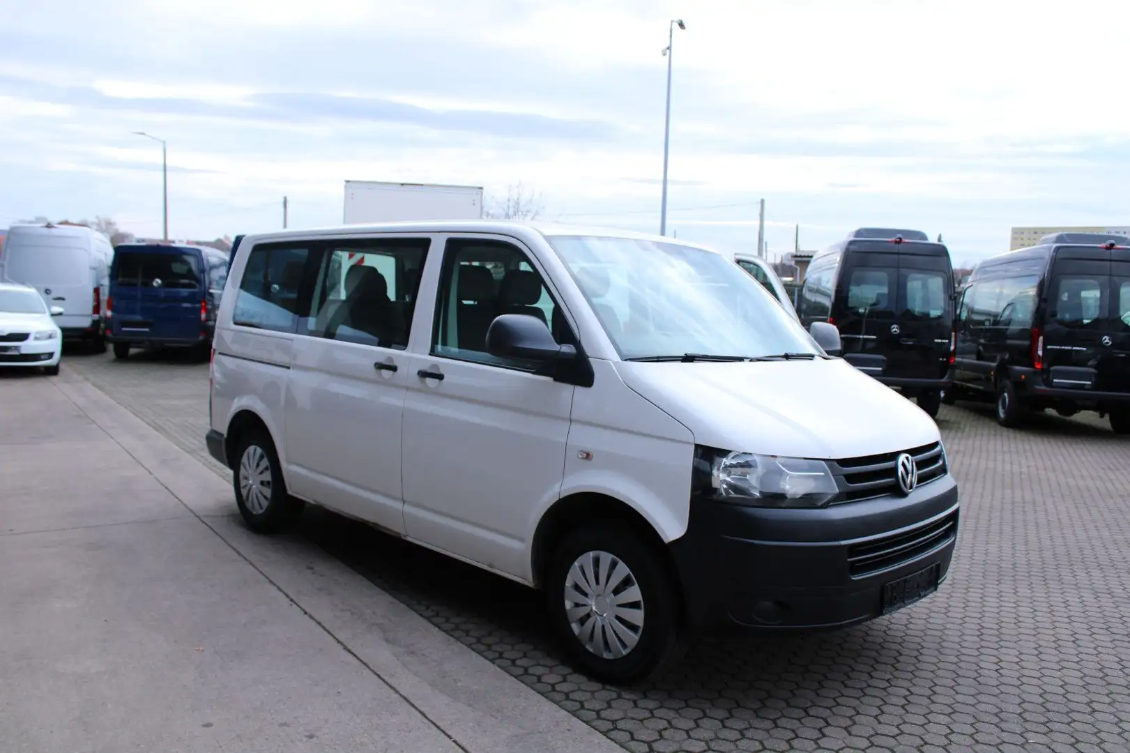 Volkswagen T5 Kombi Klima, 9 Sitze, 2x Heizung Weiß - 2