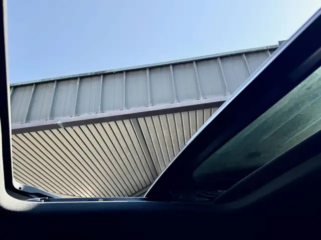 Audi Q3 view 13
