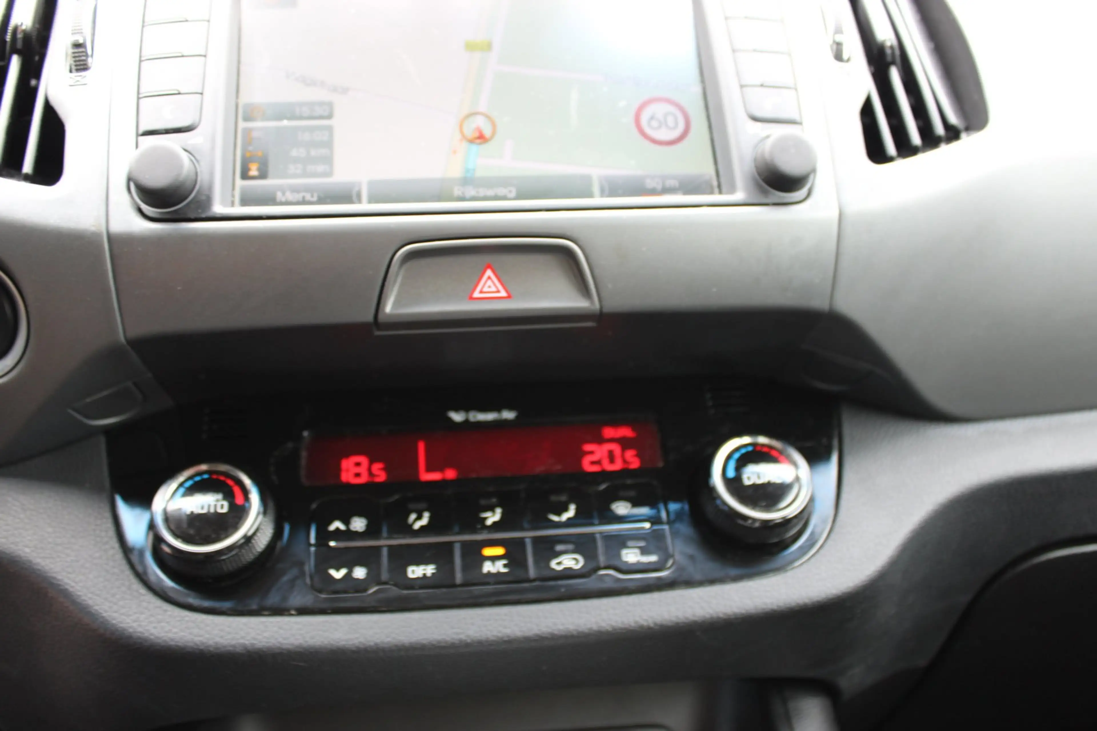 Kia Sportage 2.0 ExecutiveLine 4WD, Automaat, Clima, Navi, Trek — photo 26