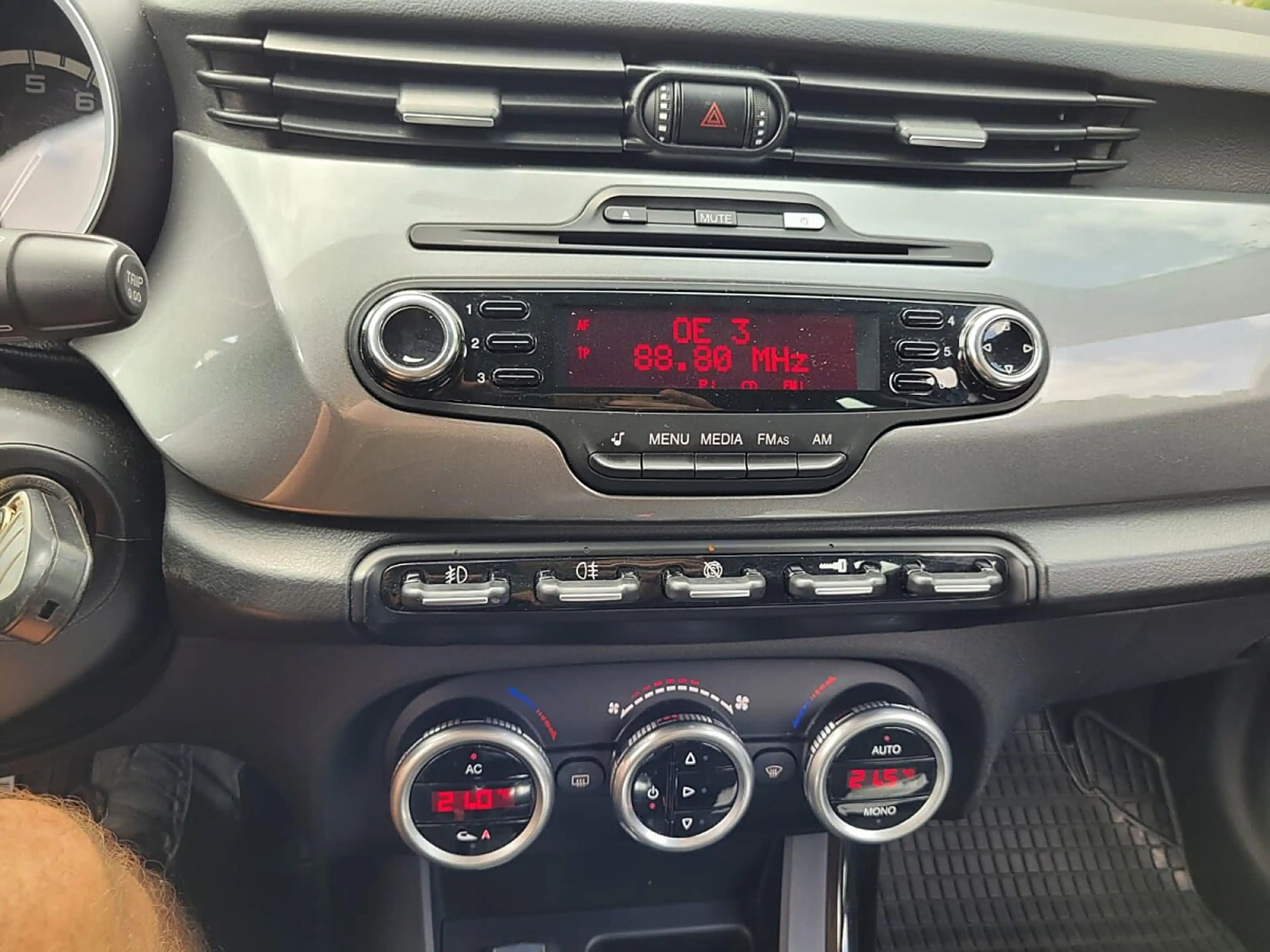 Alfa Romeo Giulietta 1,4 TB Distinctive — photo 13