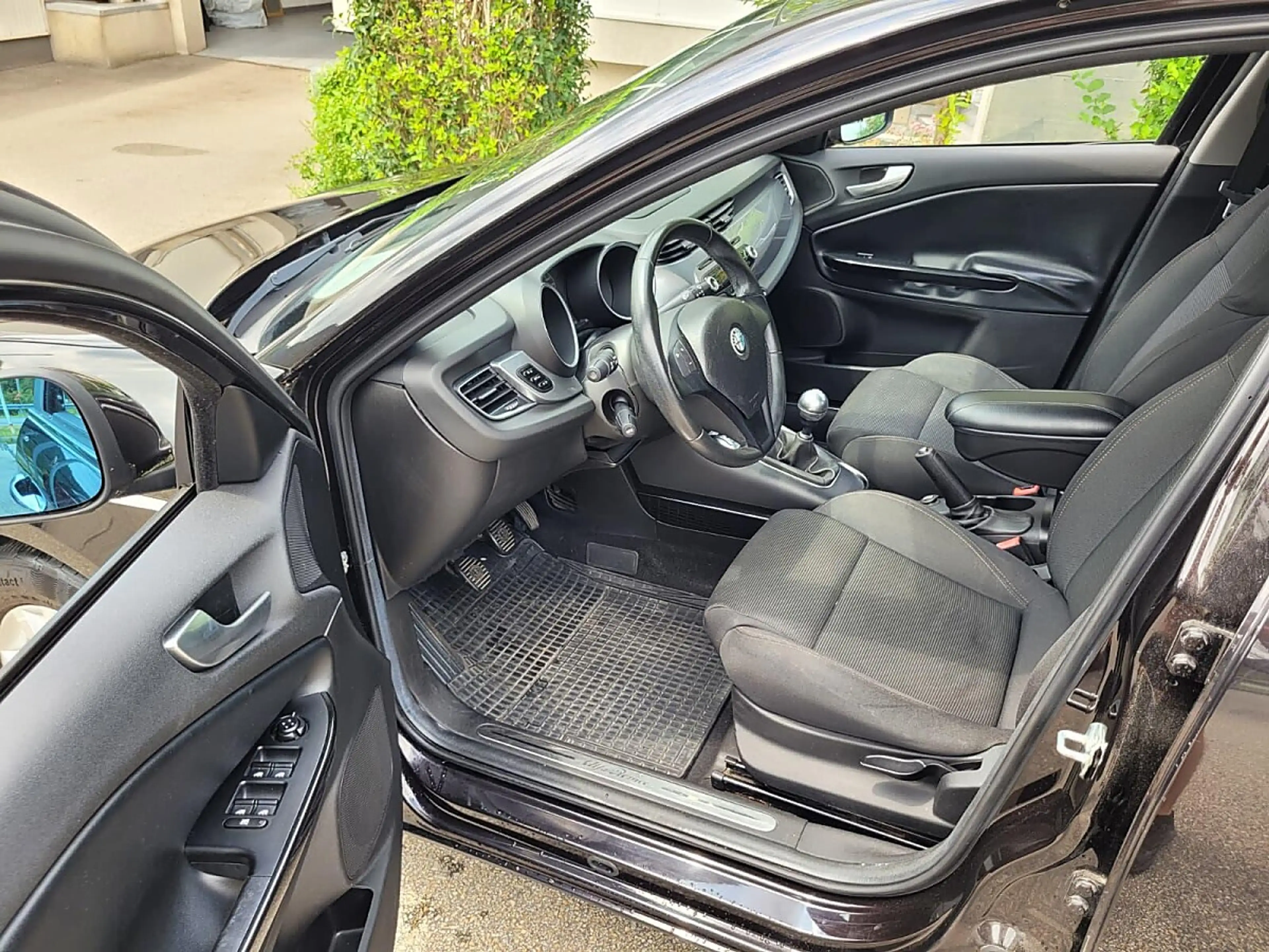 Alfa Romeo Giulietta 1,4 TB Distinctive — photo 10