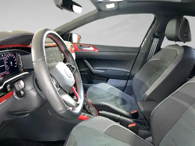 Volkswagen Polo view 4