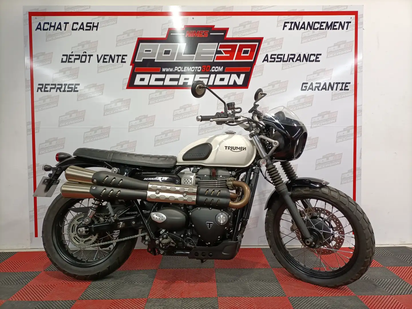 Triumph Street Scrambler Blanc - 1