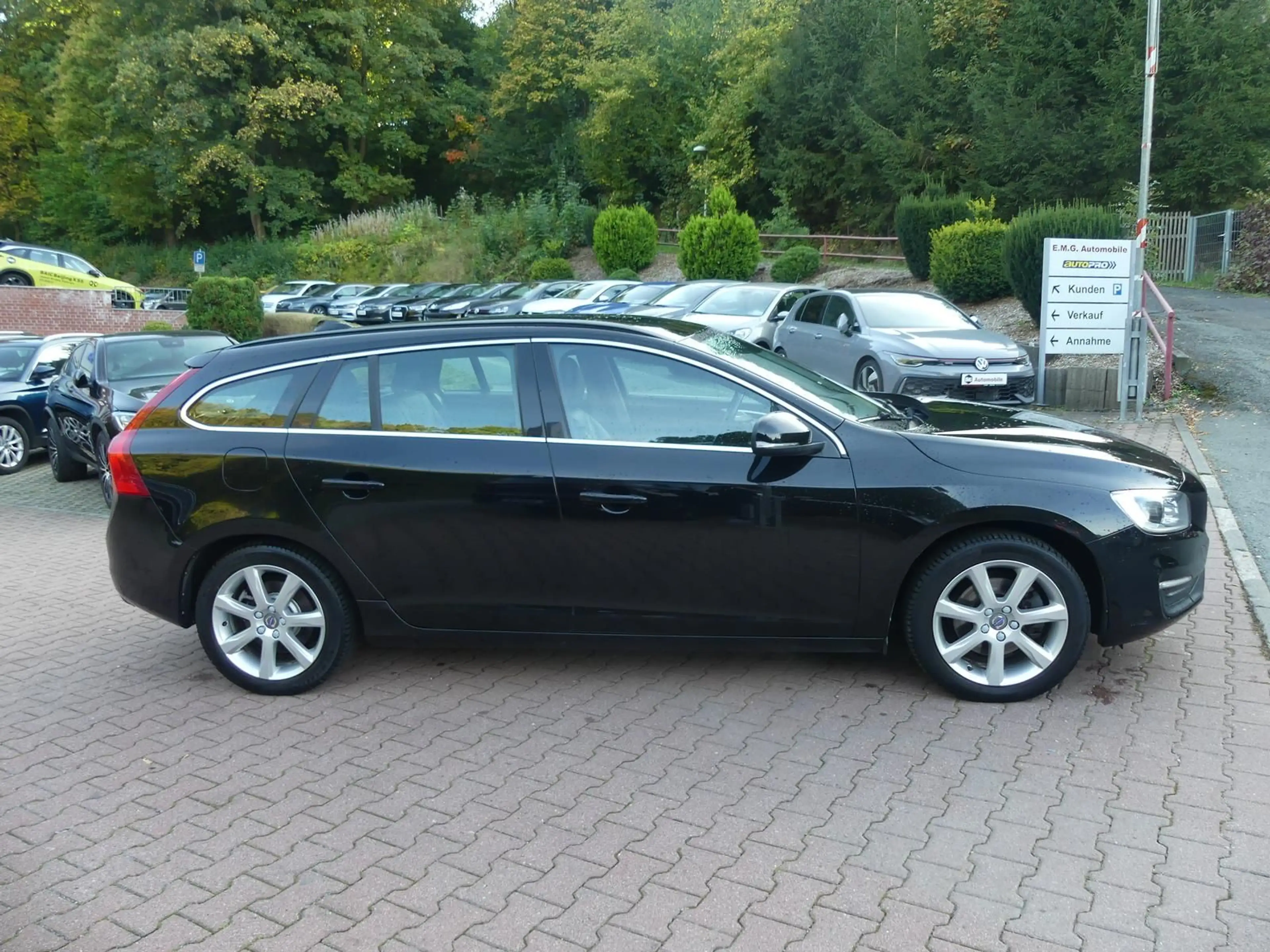 Volvo V60 *T4*Kombi 2.0*Klima*Sitzhzg*Navi*Leder*Xenon* — photo 4