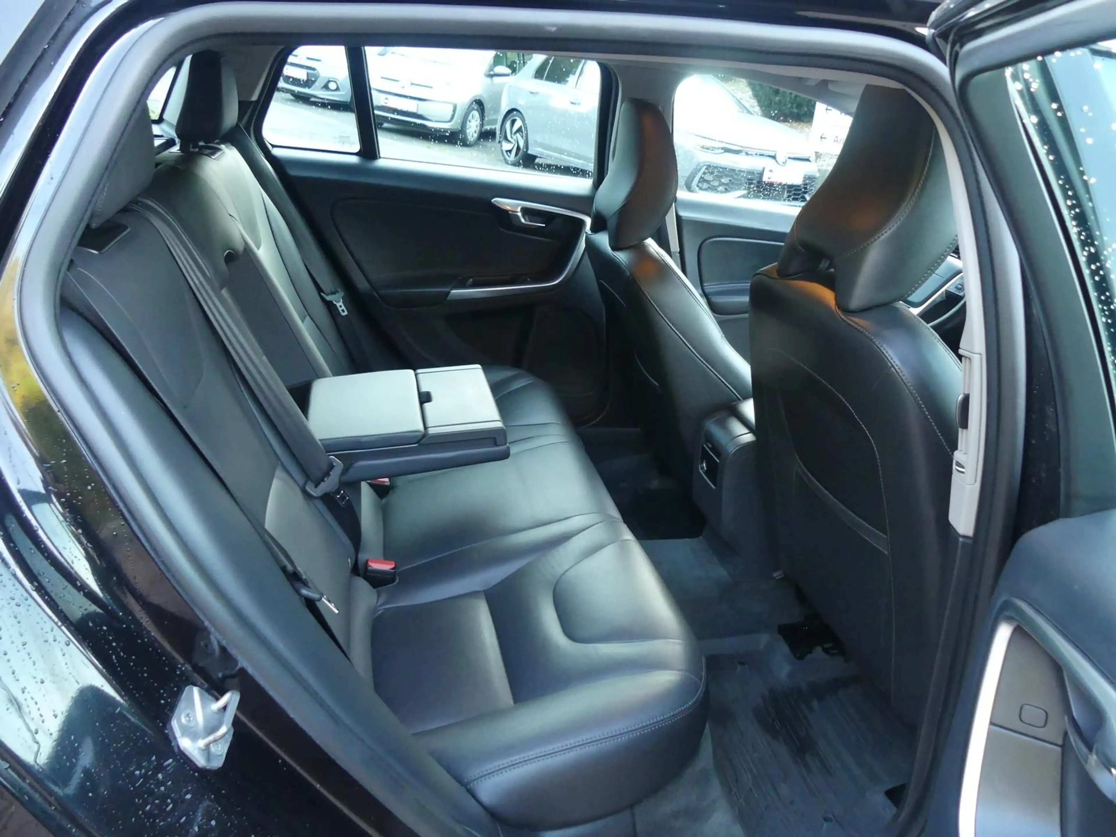 Volvo V60 *T4*Kombi 2.0*Klima*Sitzhzg*Navi*Leder*Xenon* — photo 14