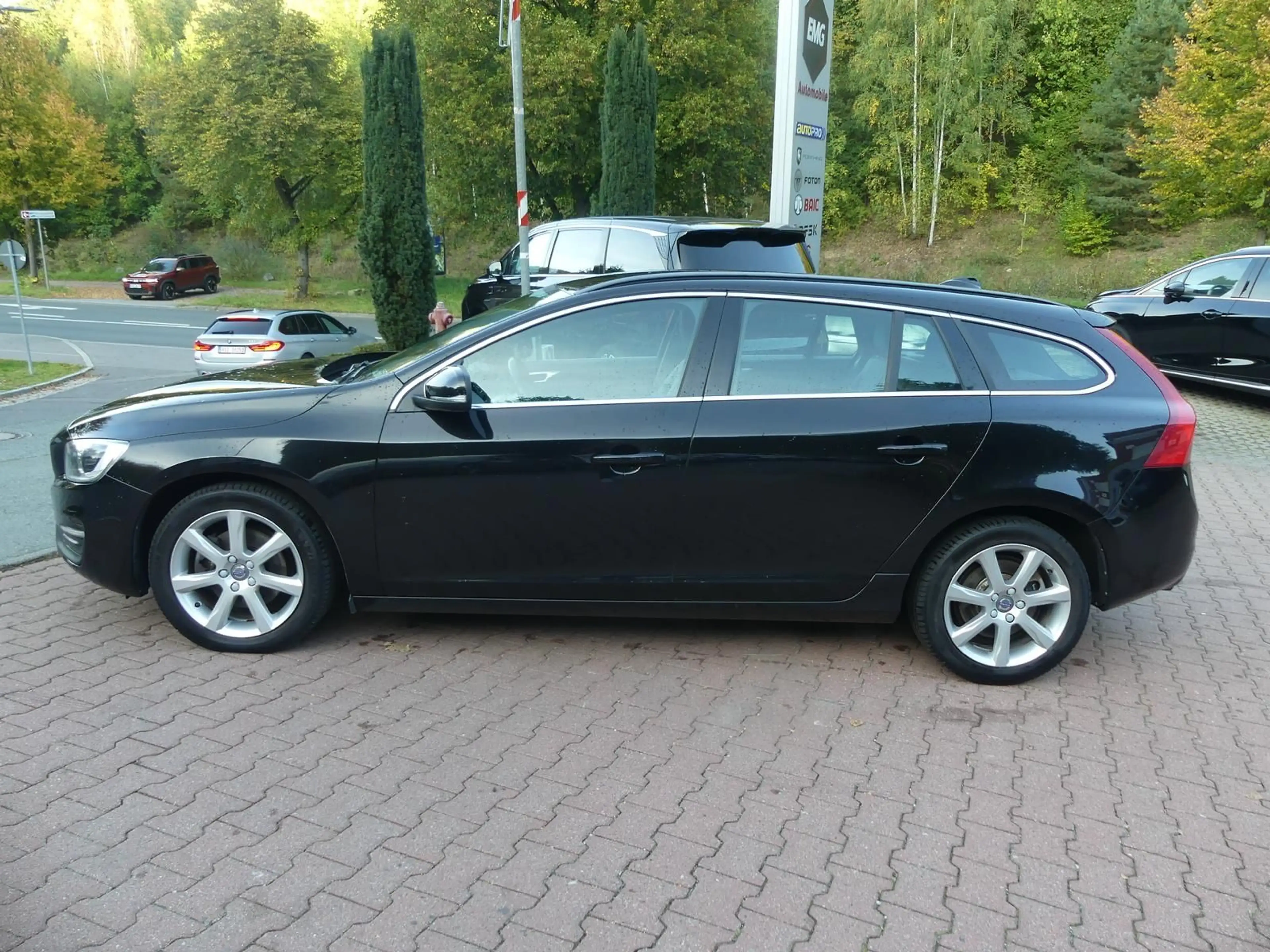 Volvo V60 *T4*Kombi 2.0*Klima*Sitzhzg*Navi*Leder*Xenon* — photo 8