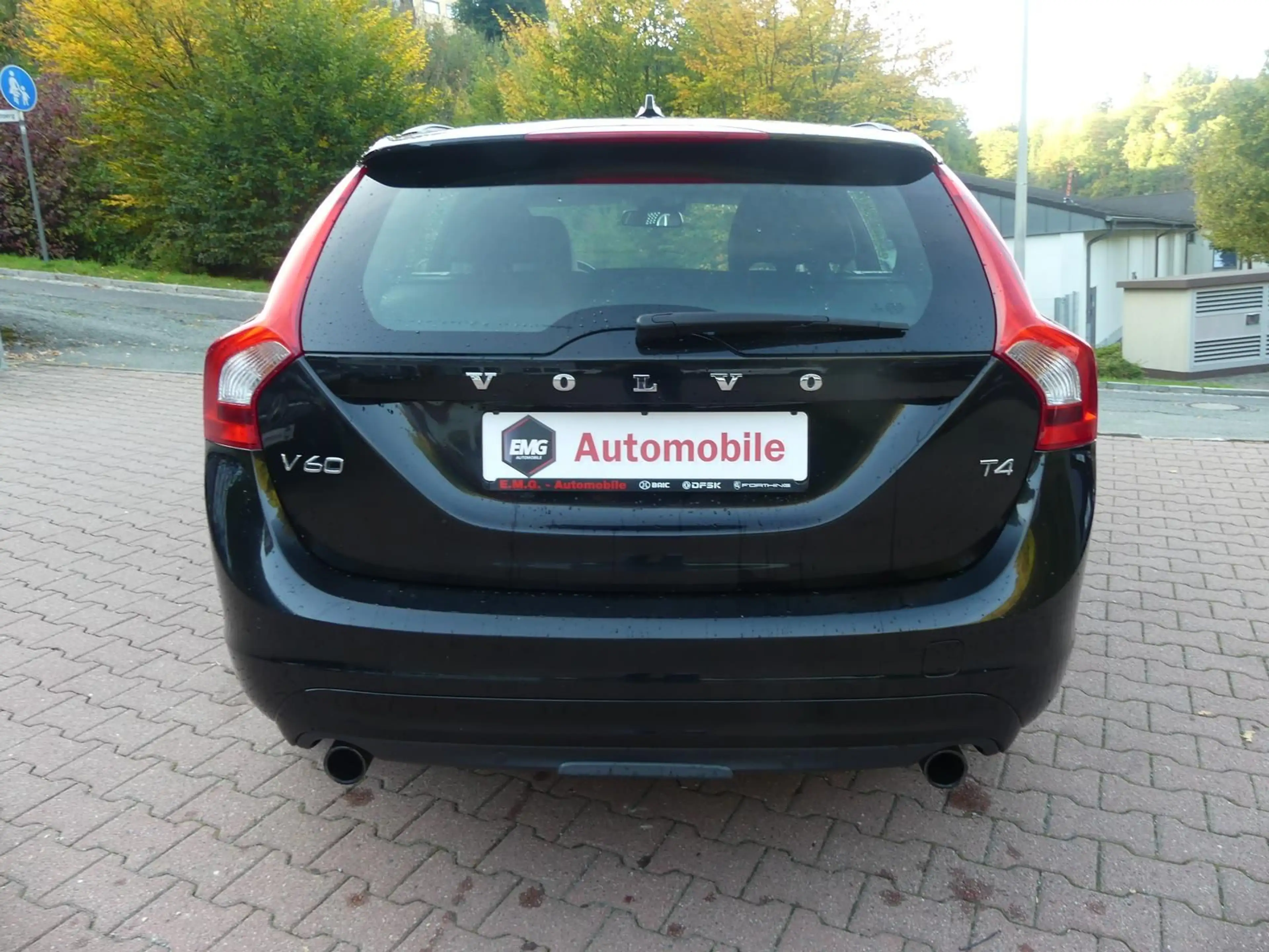 Volvo V60 *T4*Kombi 2.0*Klima*Sitzhzg*Navi*Leder*Xenon* — photo 6