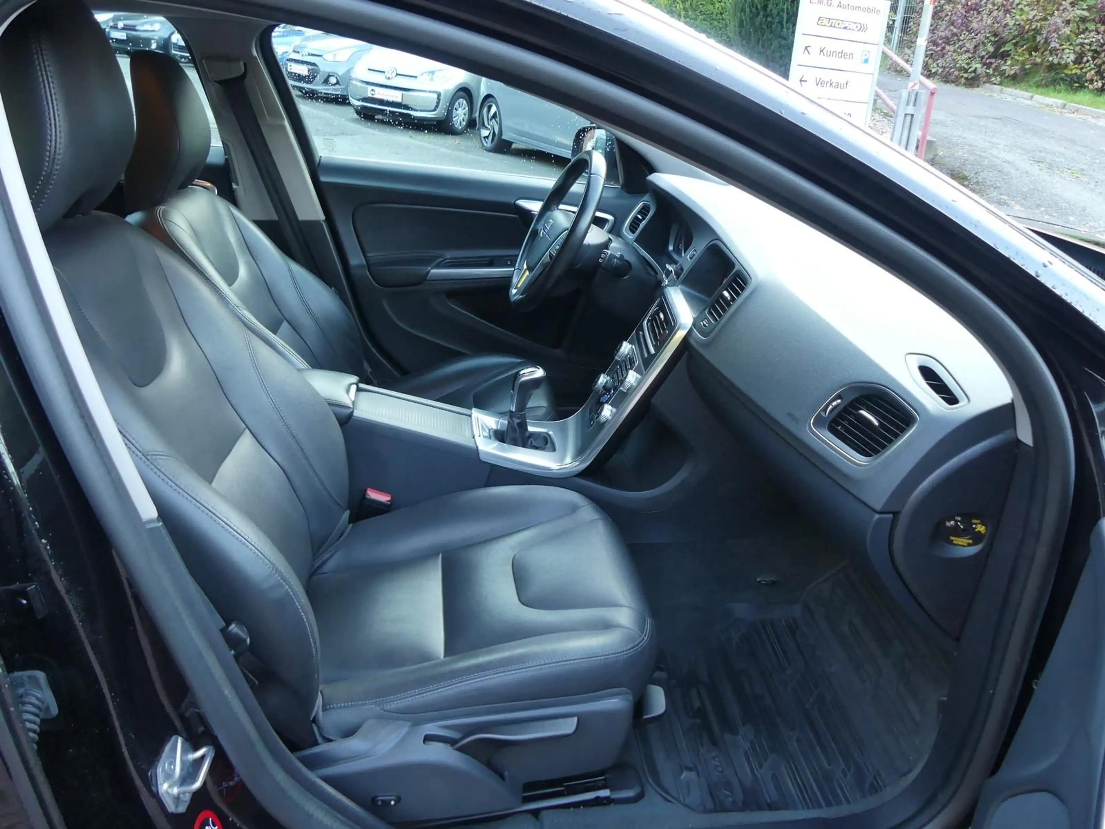 Volvo V60 *T4*Kombi 2.0*Klima*Sitzhzg*Navi*Leder*Xenon* — photo 13