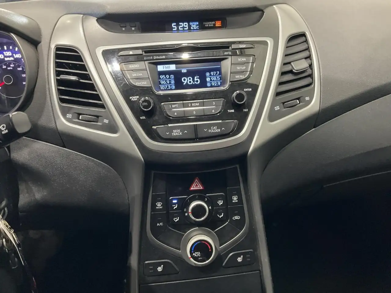 Hyundai ELANTRA снимка Hyundai ELANTRA