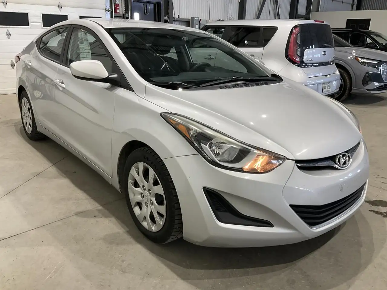 Hyundai ELANTRA снимка Hyundai ELANTRA