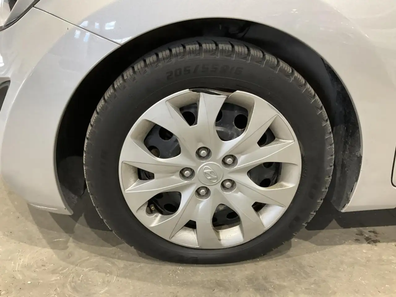 Hyundai ELANTRA снимка Hyundai ELANTRA