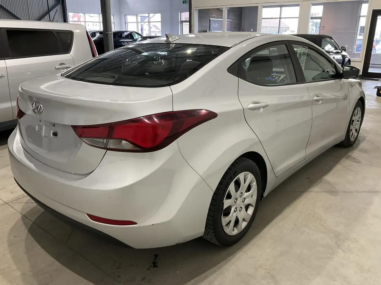 Hyundai ELANTRA снимка Hyundai ELANTRA