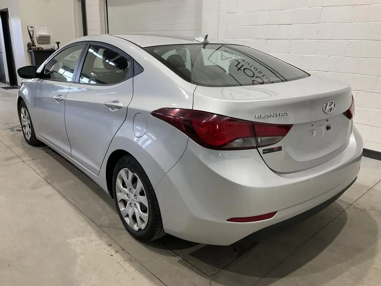 Hyundai ELANTRA снимка Hyundai ELANTRA