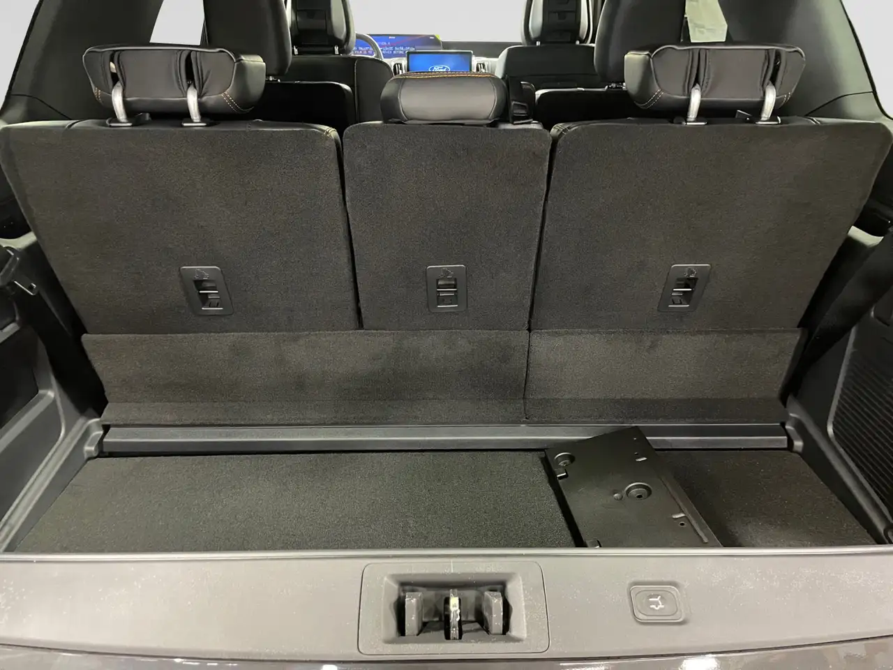 Ford Expedition снимка Ford Expedition
