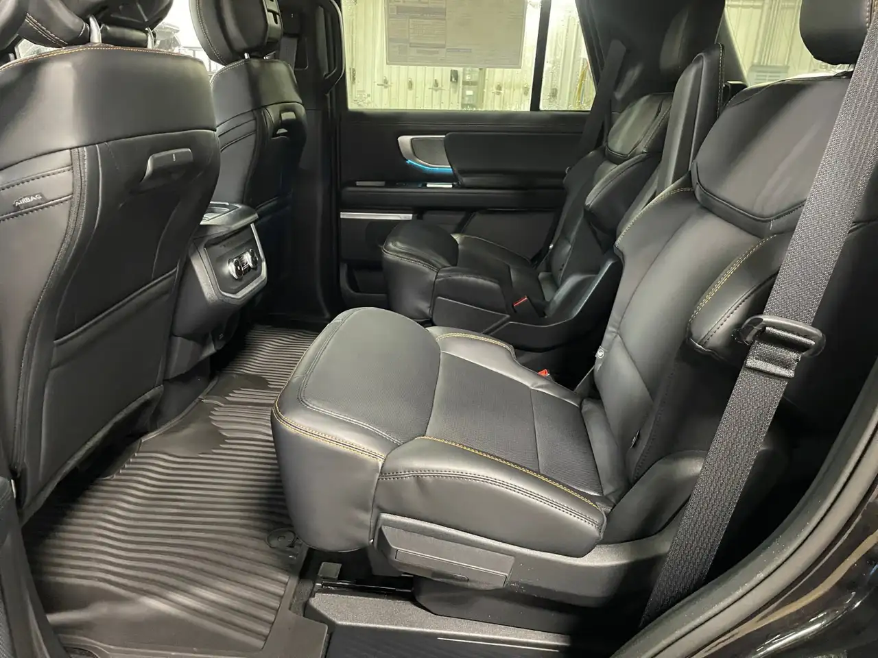 Ford Expedition снимка Ford Expedition