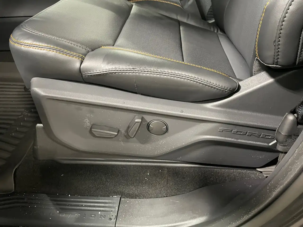 Ford Expedition снимка Ford Expedition