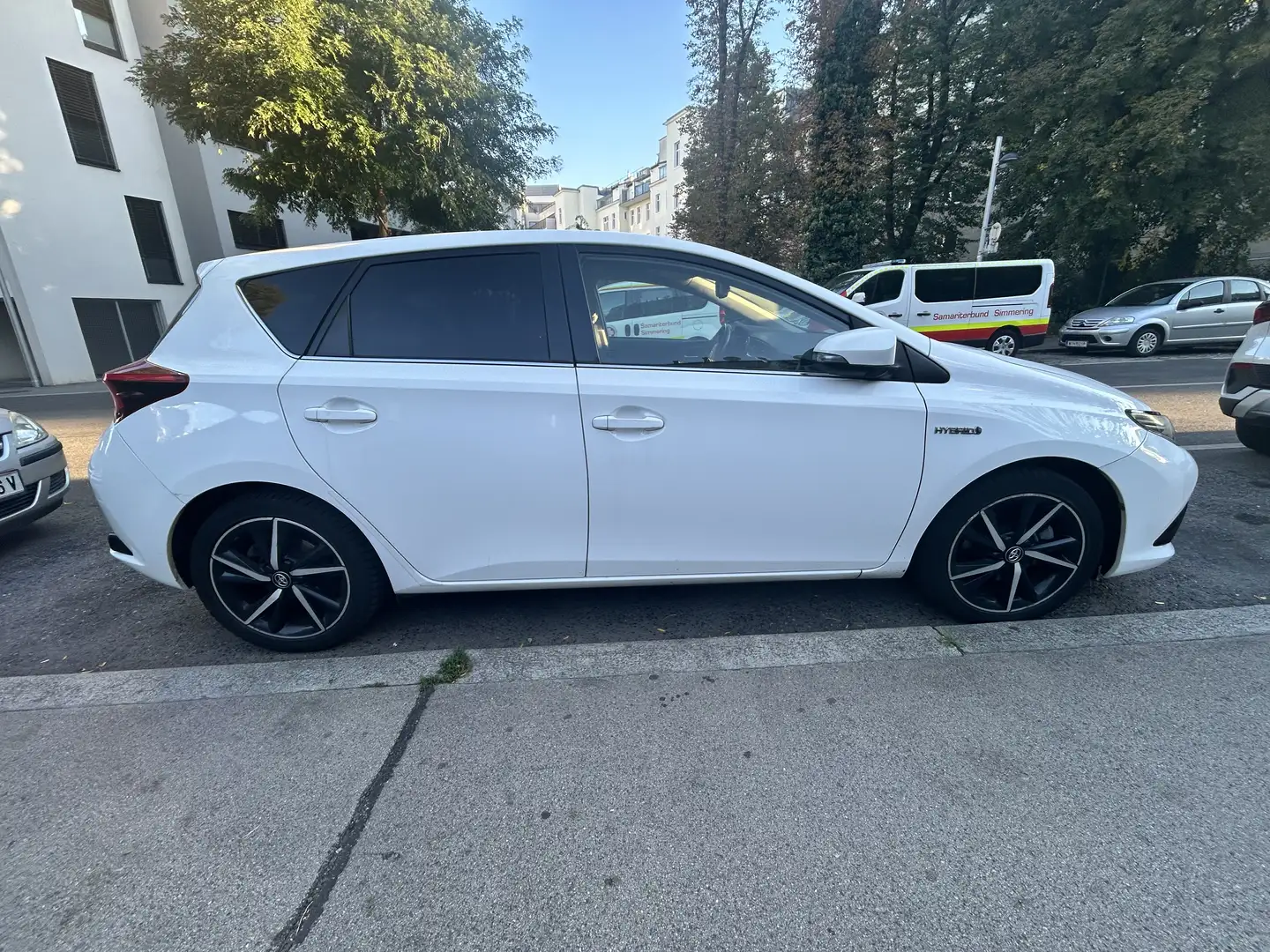 Toyota Auris 1.8 VVT-i Hybrid Automatik Comfort - 2