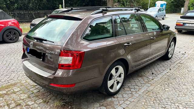 Imagine Skoda Octavia Combi 1.6 TDI