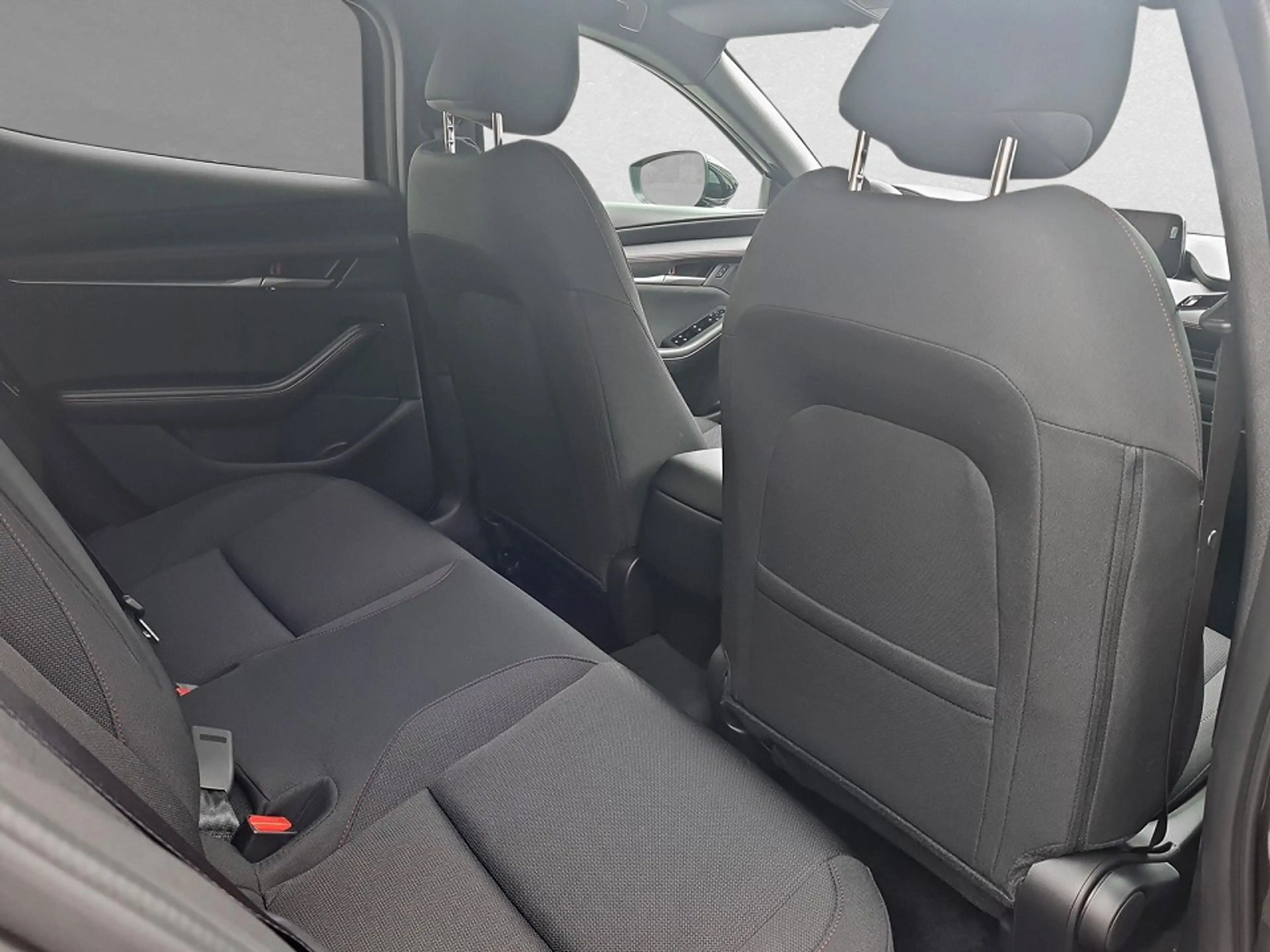 Mazda 3 2.5L e-SKYACTIV G 140ps 6AT Homura — photo 4