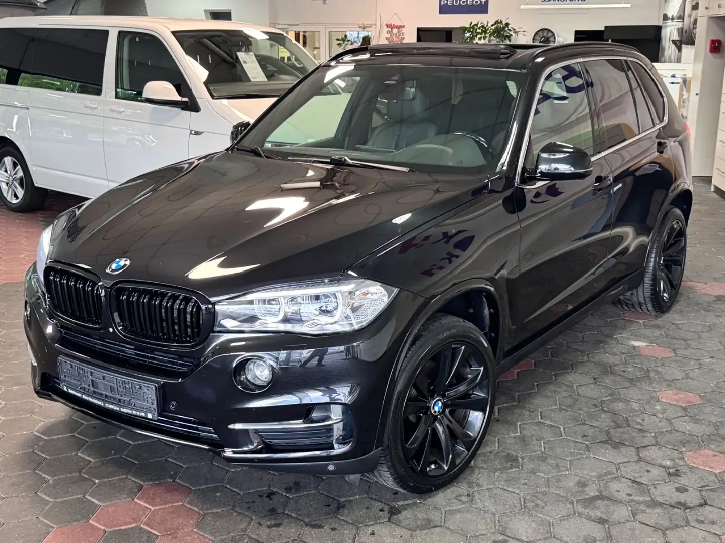 BMW X5 xDrive 25d*Automatik*360°Pano*Bi-Xenon*Assist Schwarz - 1
