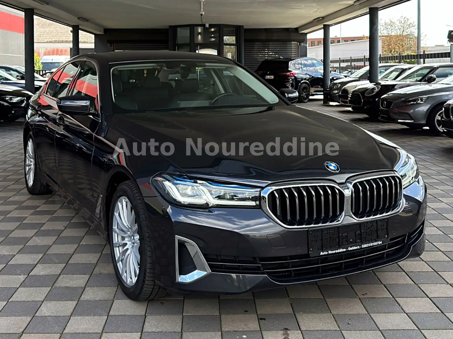BMW 530 e Luxury Line Facelift*Laser*Live*HUD*DA*Park Grau - 1